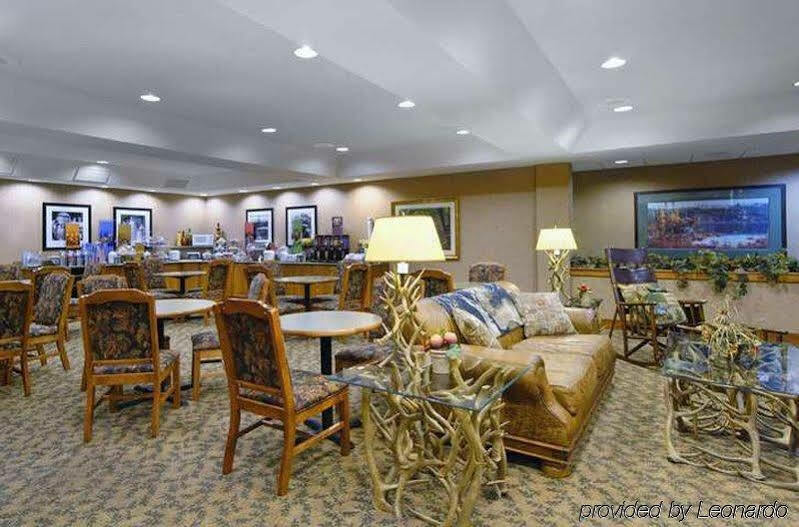 Hampton Inn Kansas City The Legends Exterior foto
